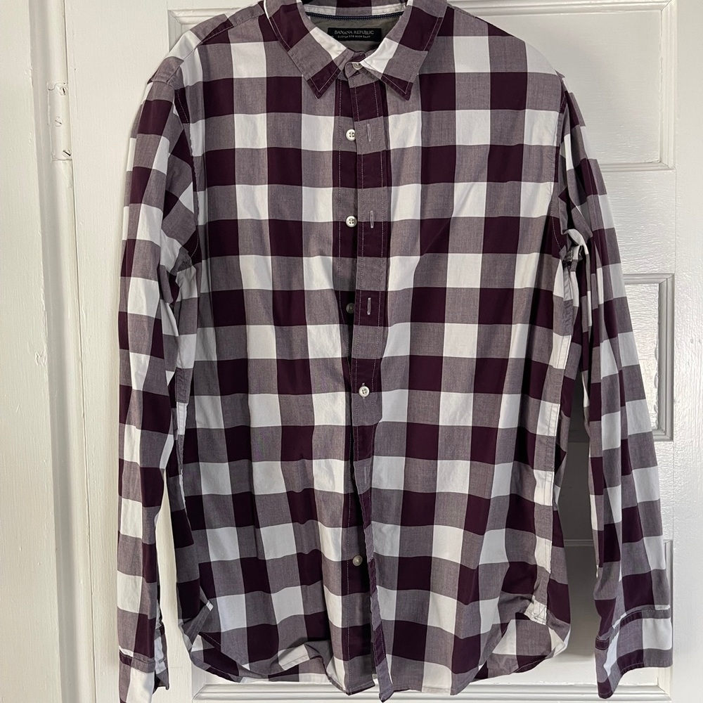Banana Republic Men's Checkered Shirt - Burgundy and White